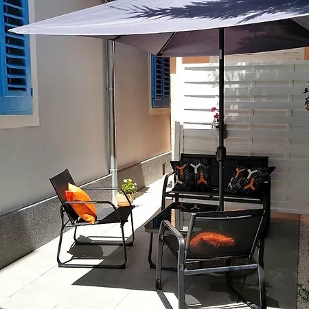 Holiday home Blue Door In