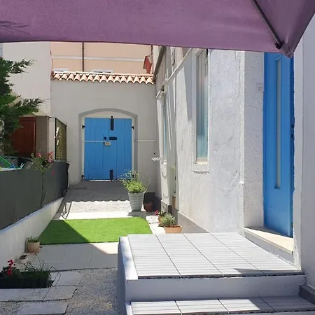 Blue Door In Dom wakacyjny *