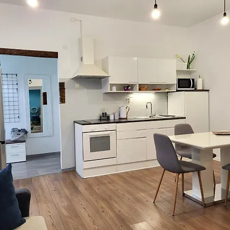 Feriehus Blue Door In Pula